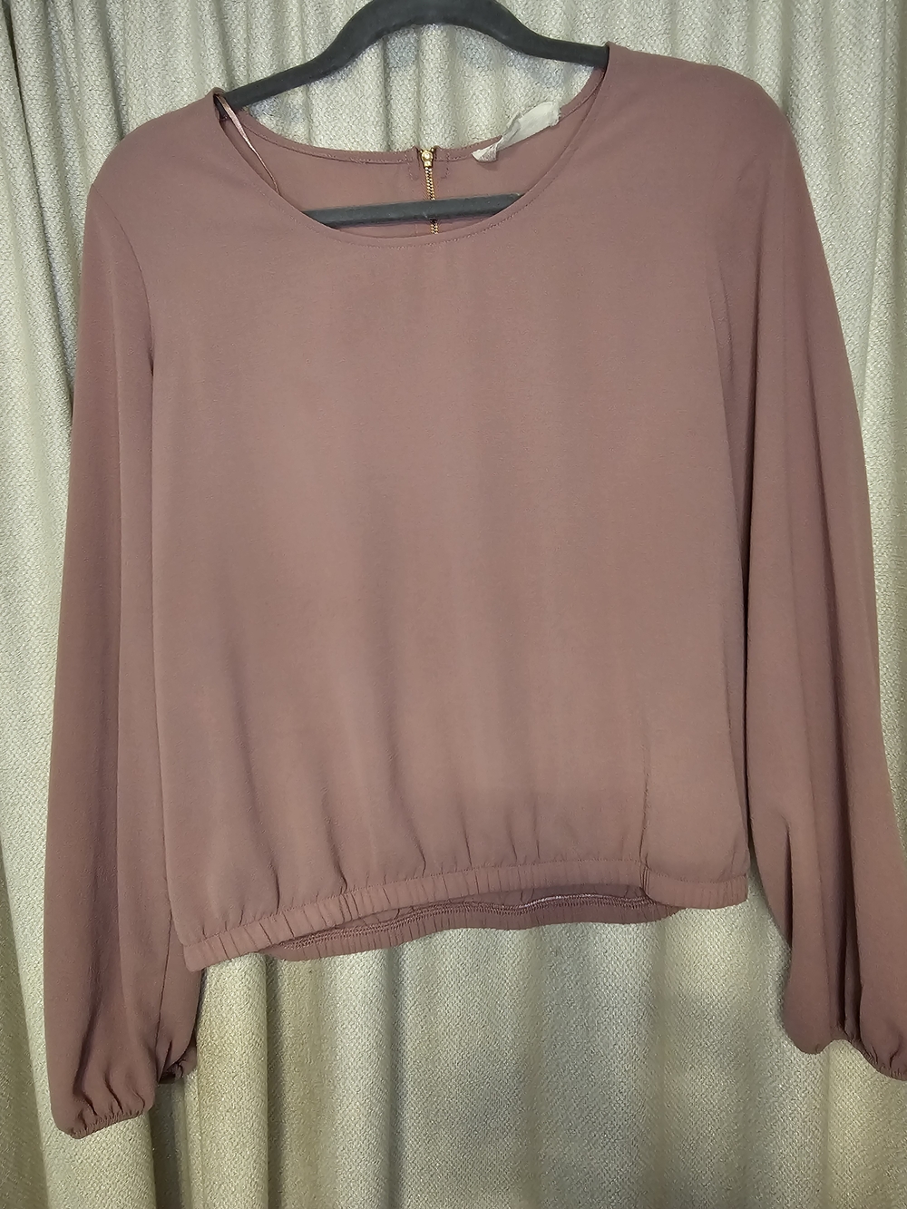 Womenโs Mauve Long-Sleeve Blouson Top